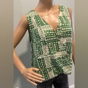 Sleeveless V-Neck Blouse by Velvet for Graham and Spencer    Size M     NWT